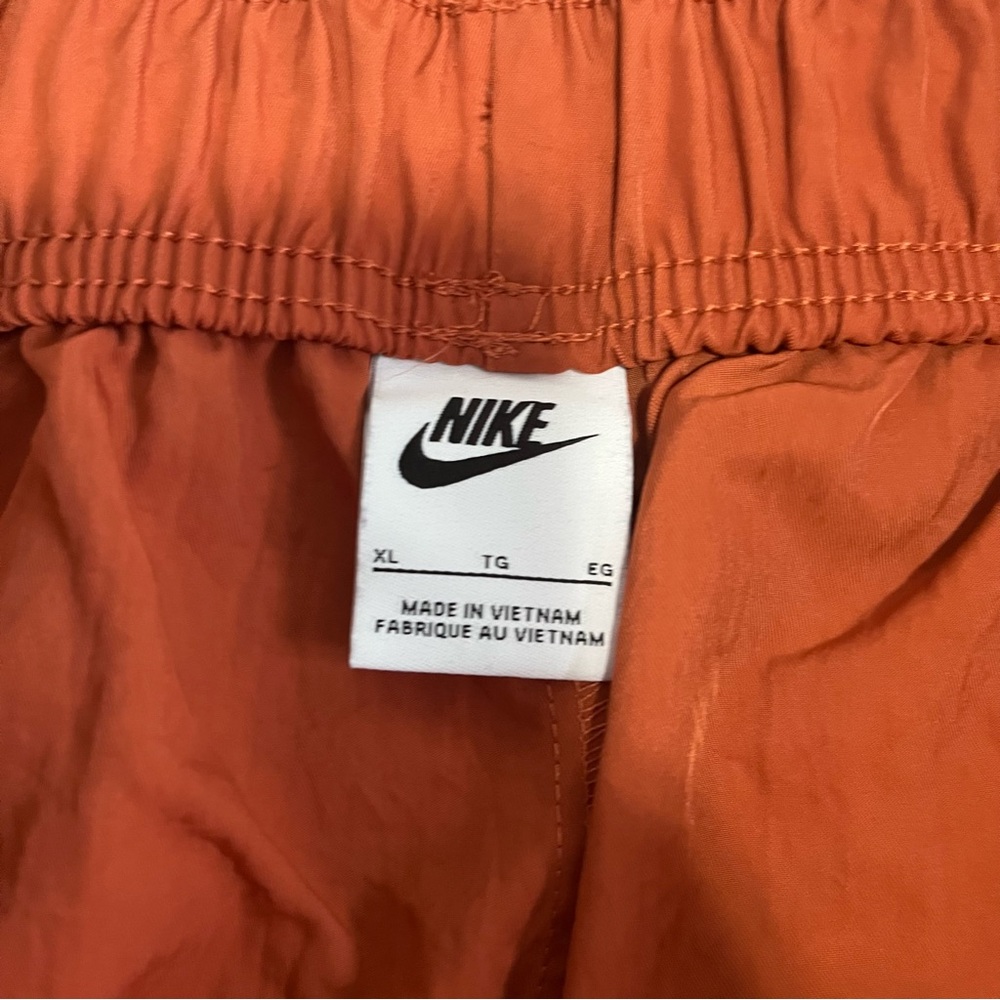 Nike size XL men’s orange drawstring waist shorts - Picture 2 of 8